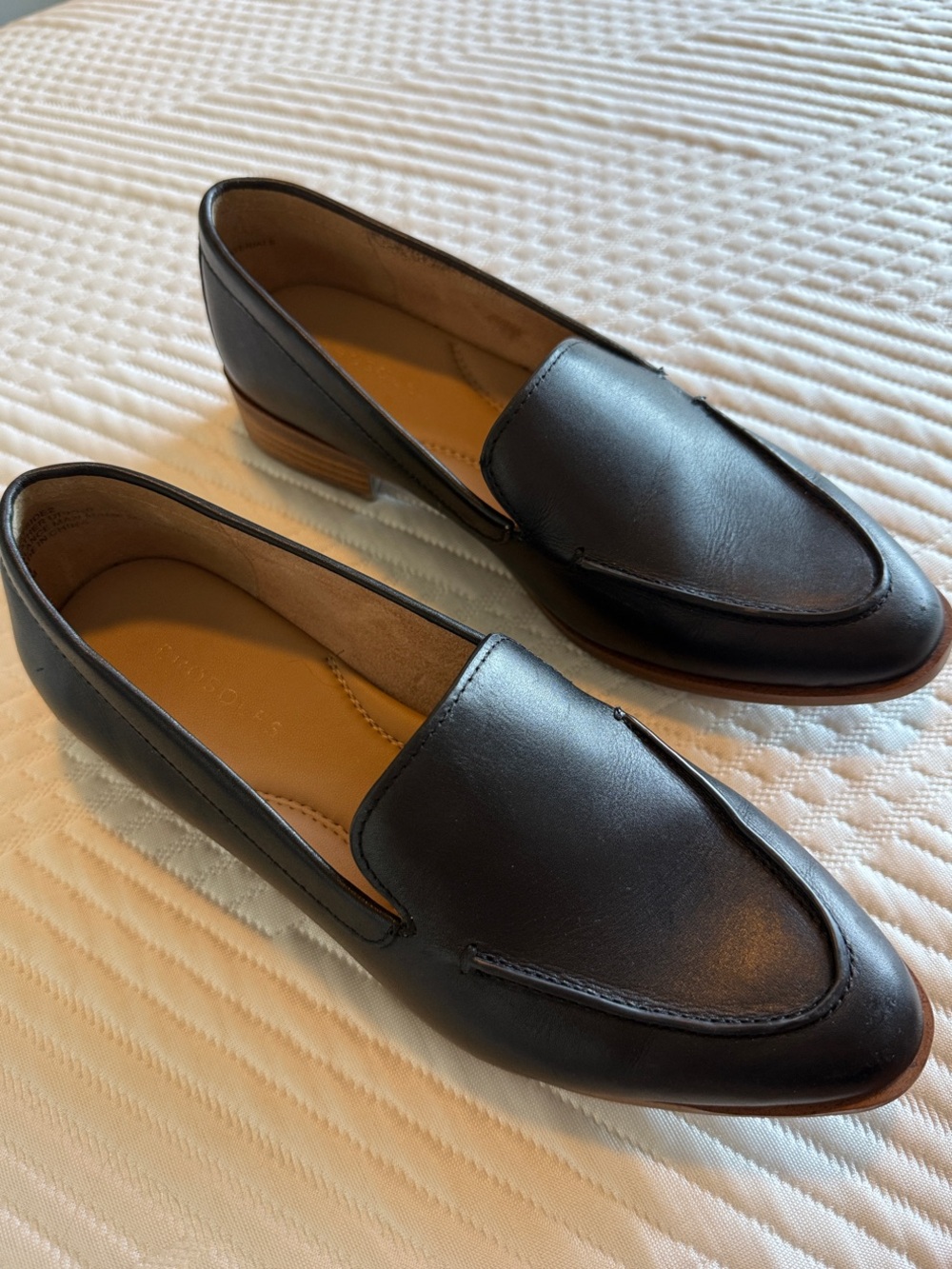 AEROSOLES Black Leather Slip-On Loafers for Women